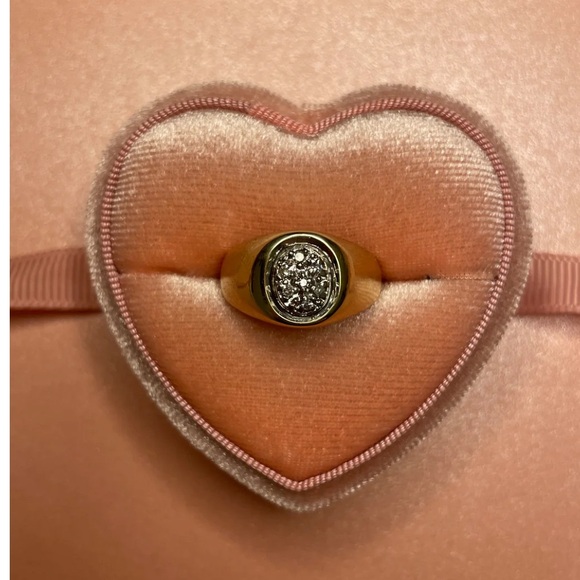 Vintage Jewelry - Vintage Gold Signet Ring with diamonds